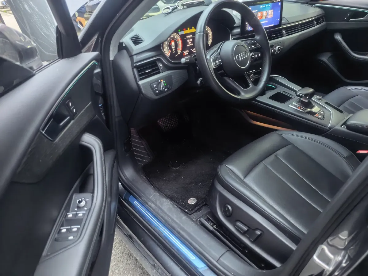 2023 Audi A4L 2.0T 190HP L4 7DCT,autocango,china used car exporter,china ev exporter,chinese used car exporter,chinese used ev exporter