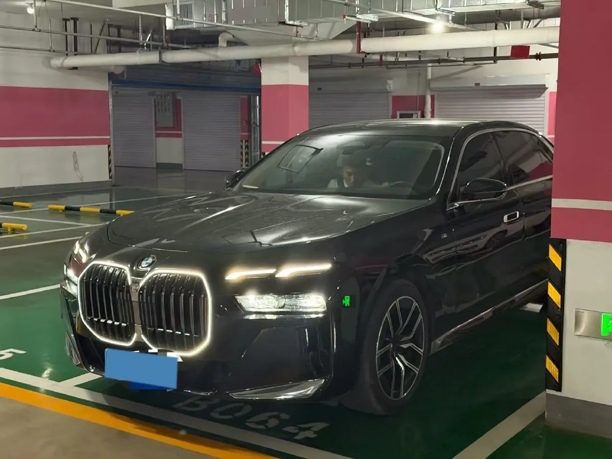 2023 BMW 7 Series 3.0T 272HP L6 8AT,autocango,china used car exporter,china ev exporter,chinese used car exporter,chinese used ev exporter