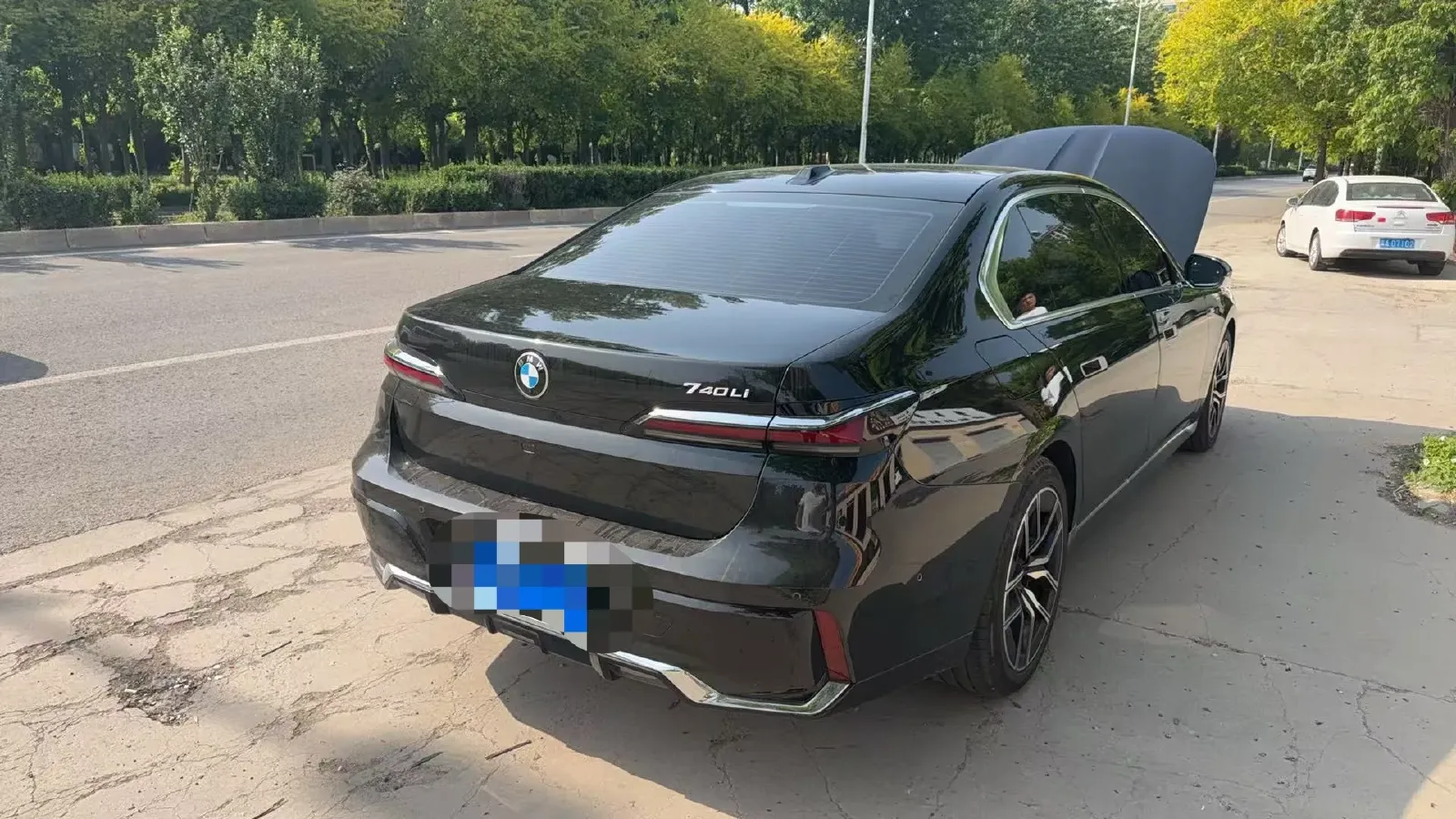 2023 BMW 7 Series 3.0T 272HP L6 8AT,autocango,china used car exporter,china ev exporter,chinese used car exporter,chinese used ev exporter