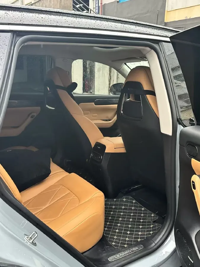 2024 Leapmotor C11 1.5L 95HP L4 REEV 43.74KWH,autocango,china used car exporter,china ev exporter,chinese used car exporter,chinese used ev exporter