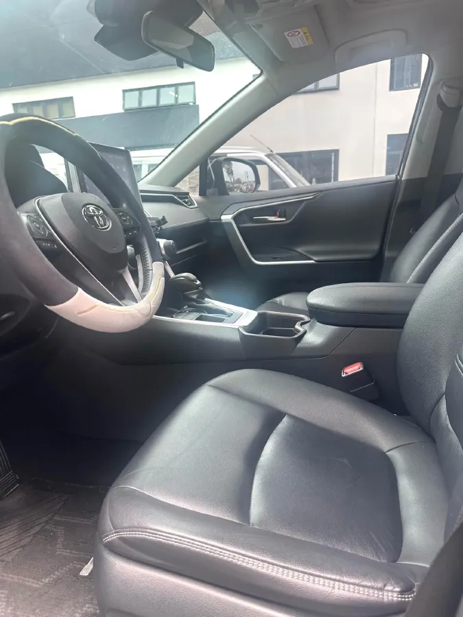 2021 Toyota RAV4 2.0L 171HP L4 CVT,autocango,china used car exporter,china ev exporter,chinese used car exporter,chinese used ev exporter