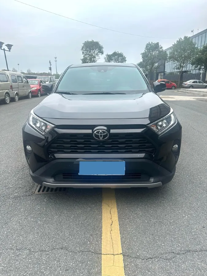 2021 Toyota RAV4 2.0L 171HP L4 CVT,autocango,china used car exporter,china ev exporter,chinese used car exporter,chinese used ev exporter