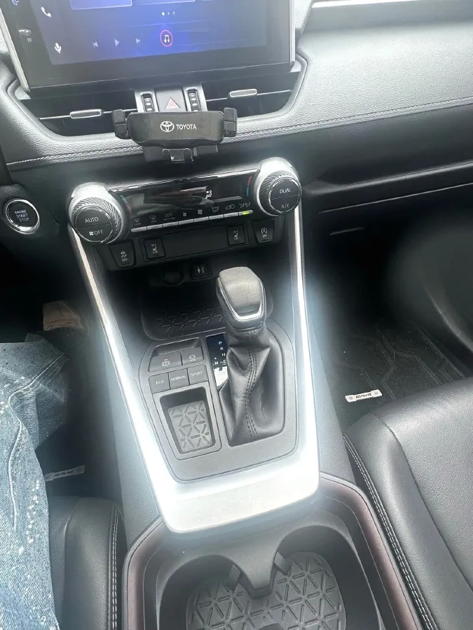 2021 Toyota RAV4 2.0L 171HP L4 CVT,autocango,china used car exporter,china ev exporter,chinese used car exporter,chinese used ev exporter