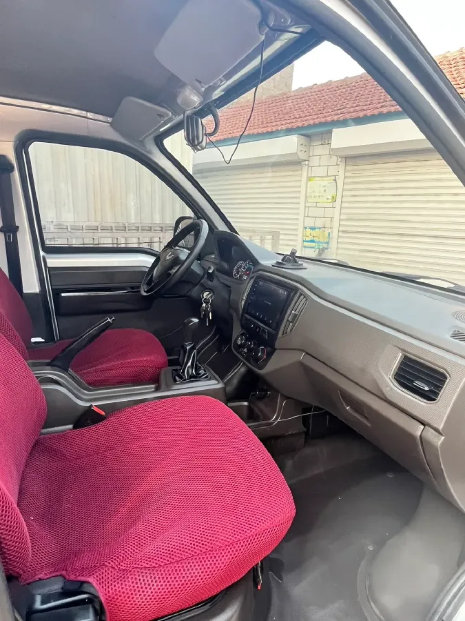 2023 WuLing RongGuang New Truck 1.5L 102HP L4 5MT,autocango,china used car exporter,china ev exporter,chinese used car exporter,chinese used ev exporter