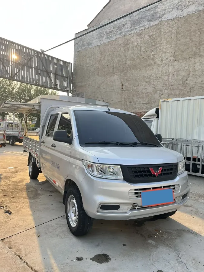 2023 WuLing RongGuang New Truck 1.5L 102HP L4 5MT,autocango,china used car exporter,china ev exporter,chinese used car exporter,chinese used ev exporter