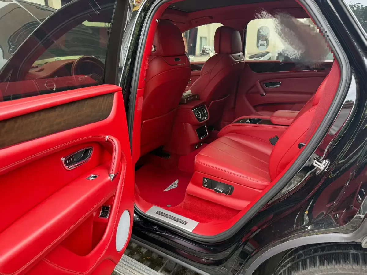 2021 Bentley Bentayga 4.0T 550HP V8 8AT,autocango,china used car exporter,china ev exporter,chinese used car exporter,chinese used ev exporter