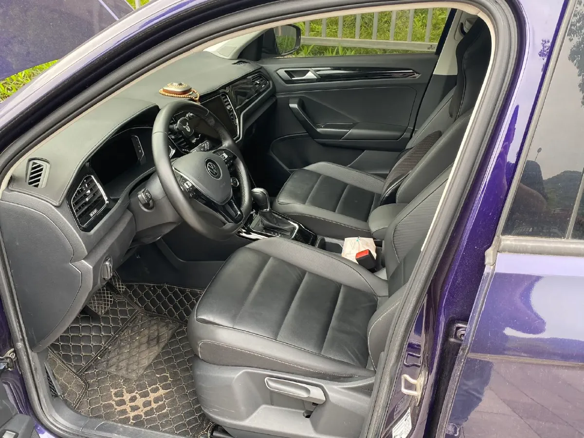 2021 Volkswagen T-Roc 1.4T 150HP L4 7DCT,autocango,china used car exporter,china ev exporter,chinese used car exporter,chinese used ev exporter