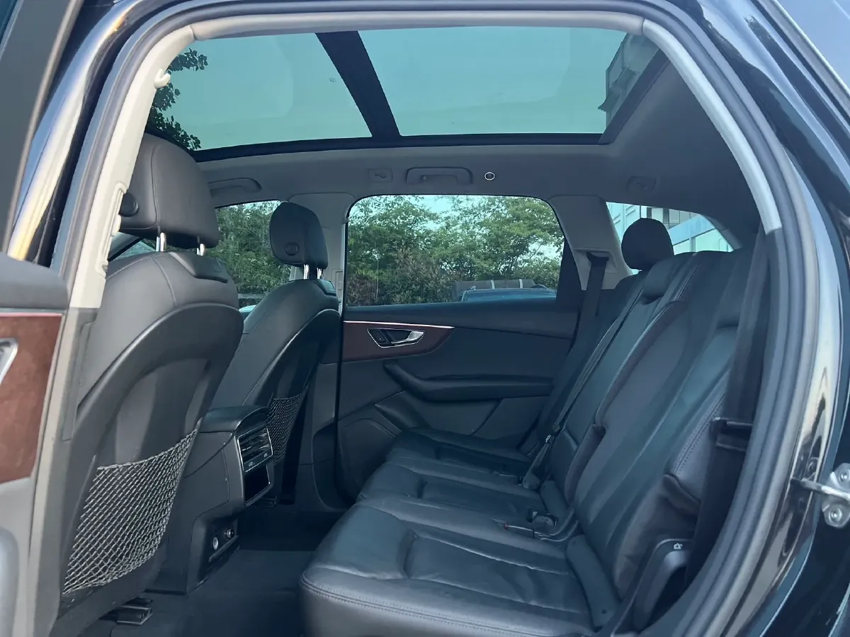 2021 Audi Q7 2.0T 245HP L4 8AT,autocango,china used car exporter,china ev exporter,chinese used car exporter,chinese used ev exporter