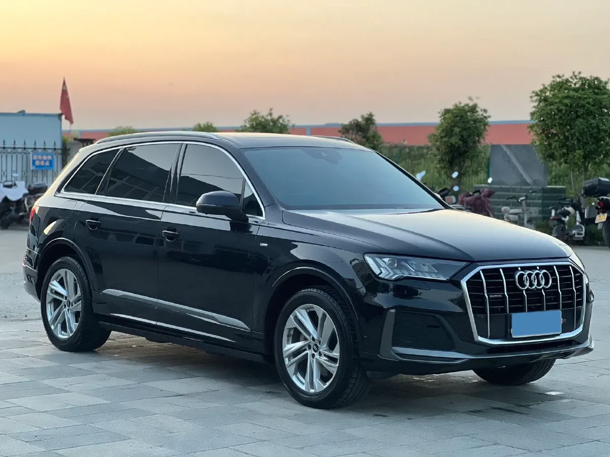 2021 Audi Q7 2.0T 245HP L4 8AT,autocango,china used car exporter,china ev exporter,chinese used car exporter,chinese used ev exporter
