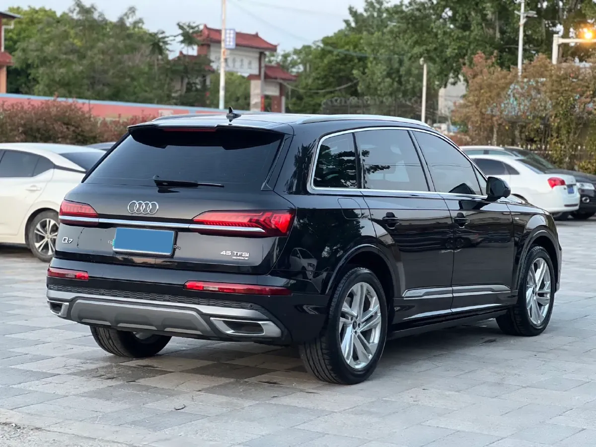 2021 Audi Q7 2.0T 245HP L4 8AT,autocango,china used car exporter,china ev exporter,chinese used car exporter,chinese used ev exporter