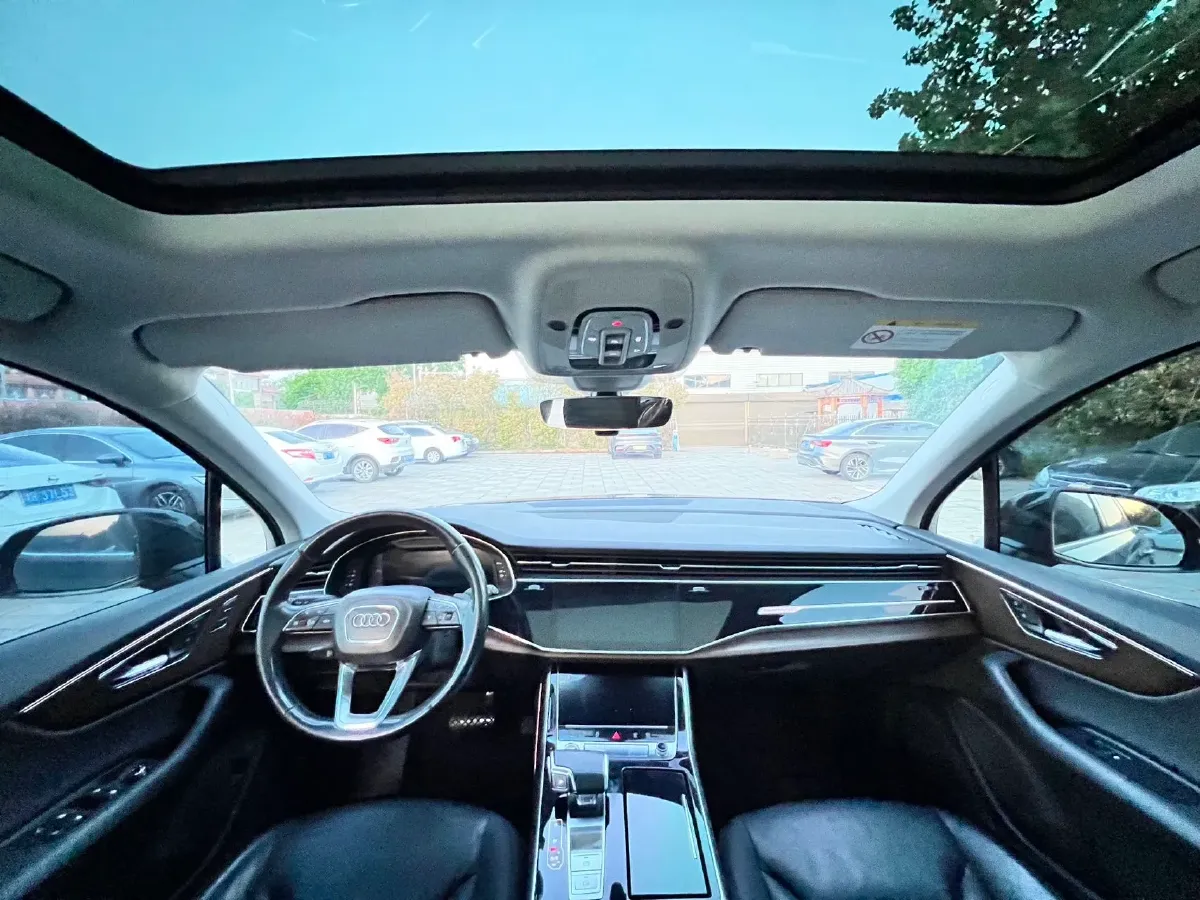2021 Audi Q7 2.0T 245HP L4 8AT,autocango,china used car exporter,china ev exporter,chinese used car exporter,chinese used ev exporter