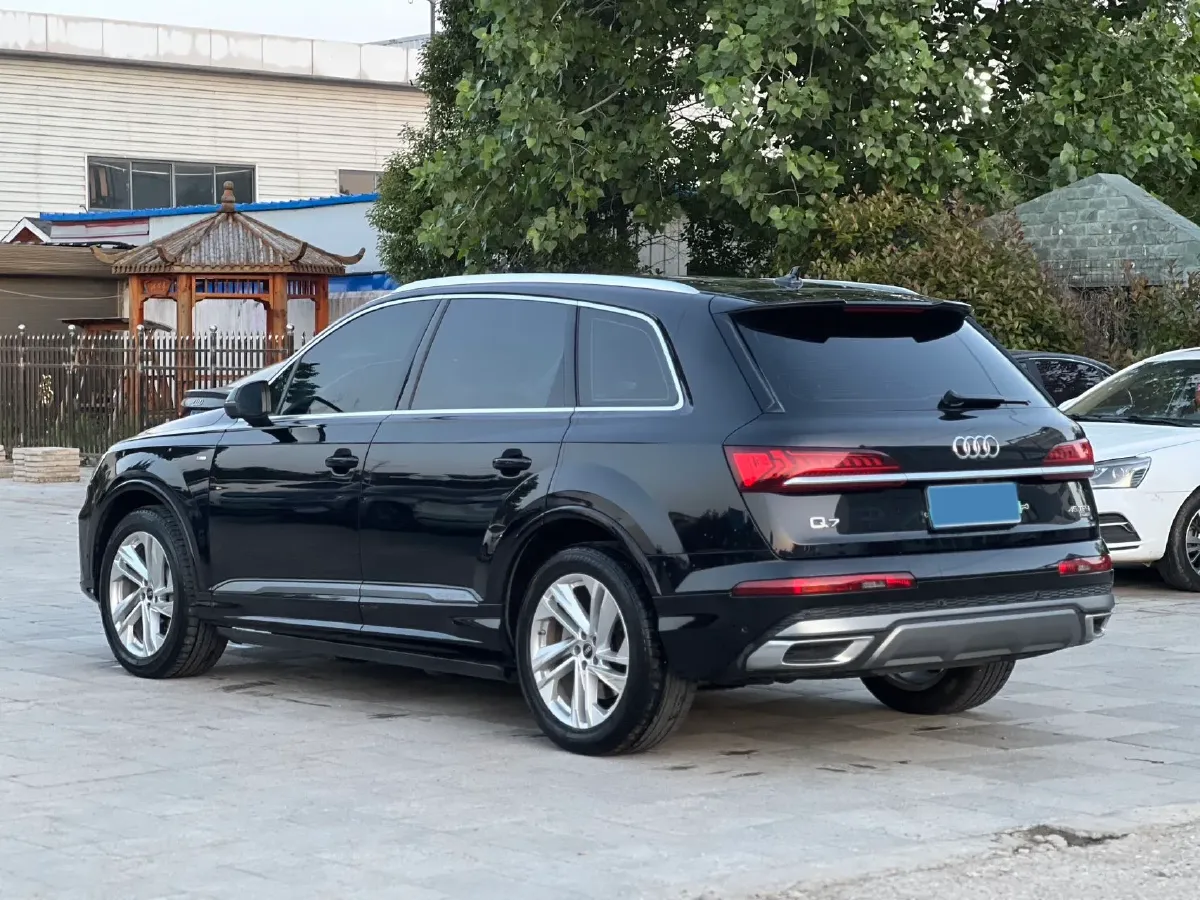 2021 Audi Q7 2.0T 245HP L4 8AT,autocango,china used car exporter,china ev exporter,chinese used car exporter,chinese used ev exporter