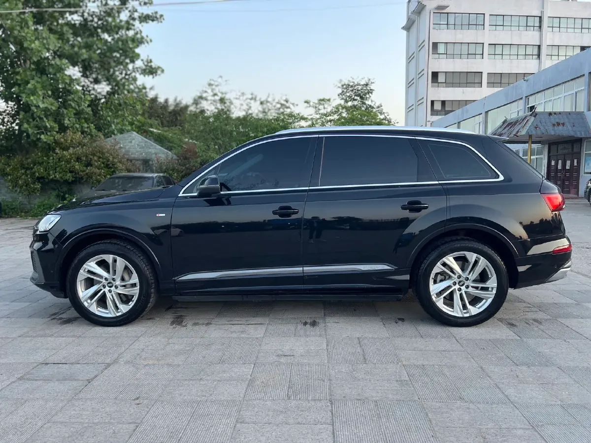 2021 Audi Q7 2.0T 245HP L4 8AT,autocango,china used car exporter,china ev exporter,chinese used car exporter,chinese used ev exporter