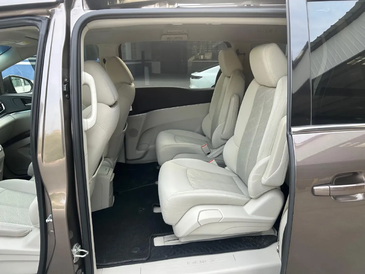 2022 Buick GL8 2.0T 237HP L4 9AT,autocango,china used car exporter,china ev exporter,chinese used car exporter,chinese used ev exporter