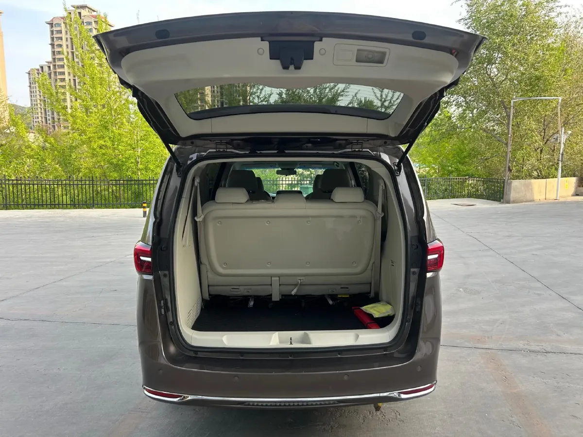 2022 Buick GL8 2.0T 237HP L4 9AT,autocango,china used car exporter,china ev exporter,chinese used car exporter,chinese used ev exporter