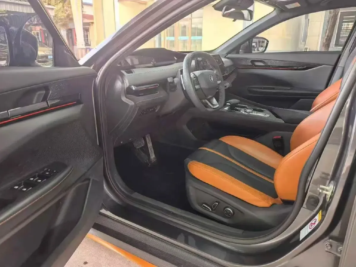 2024 ChangAn UNI-V 1.5T 188HP L4 7DCT,autocango,china used car exporter,china ev exporter,chinese used car exporter,chinese used ev exporter