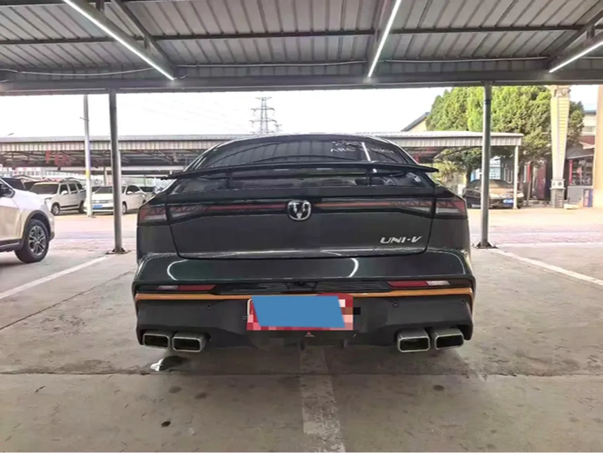 2024 ChangAn UNI-V 1.5T 188HP L4 7DCT,autocango,china used car exporter,china ev exporter,chinese used car exporter,chinese used ev exporter