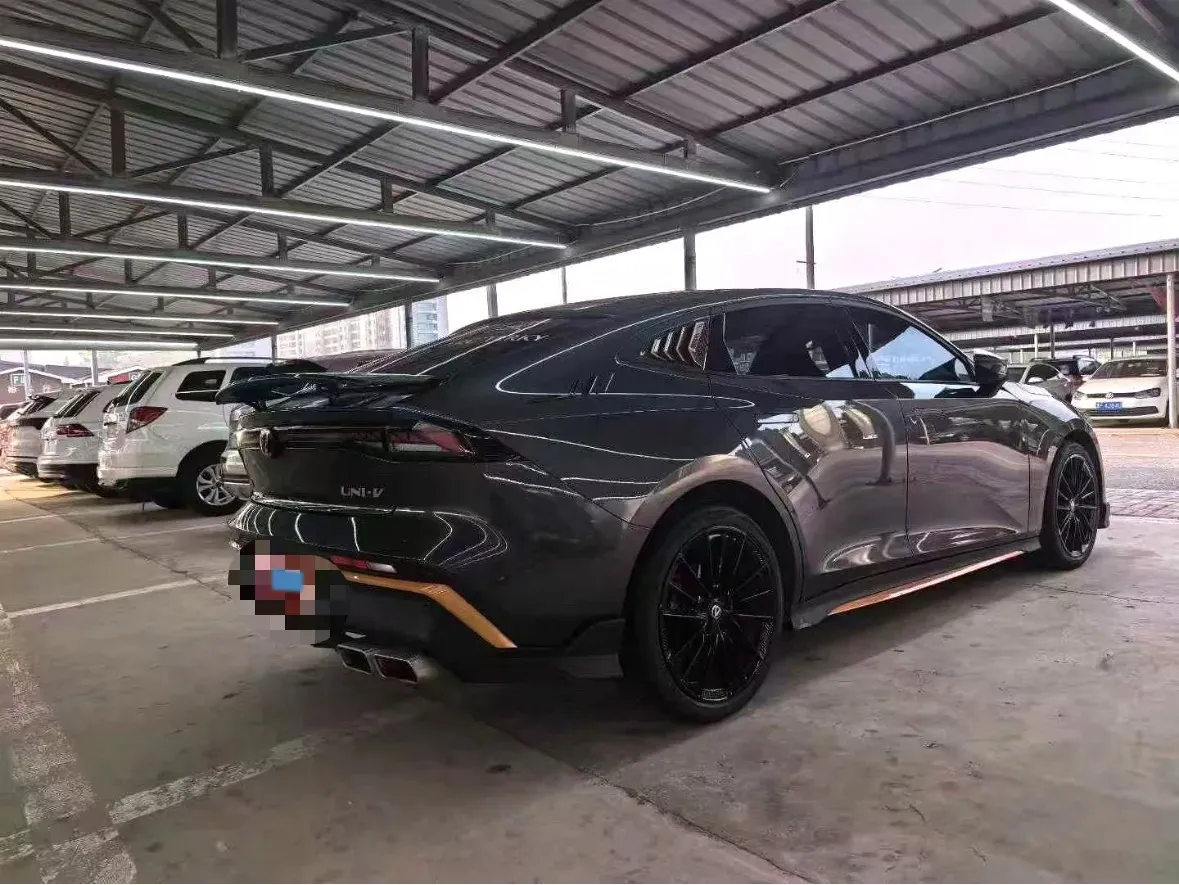 2024 ChangAn UNI-V 1.5T 188HP L4 7DCT,autocango,china used car exporter,china ev exporter,chinese used car exporter,chinese used ev exporter