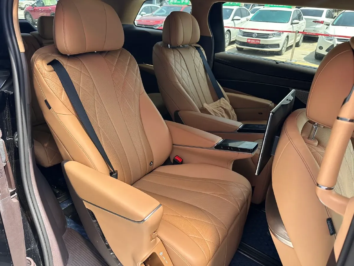 2025 Denza D9 1.5T 156HP L4 E-CVT PHEV 40KWH,autocango,china used car exporter,china ev exporter,chinese used car exporter,chinese used ev exporter