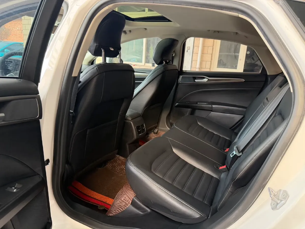 2020 Ford Mondeo 2.0T 207HP L4 6AT,autocango,china used car exporter,china ev exporter,chinese used car exporter,chinese used ev exporter