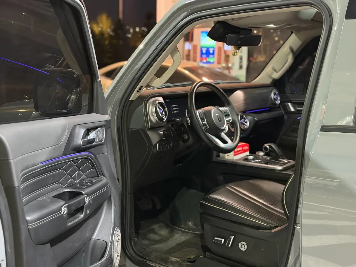 2021 Tank 300 2.0T 227HP L4 8AT,autocango,china used car exporter,china ev exporter,chinese used car exporter,chinese used ev exporter