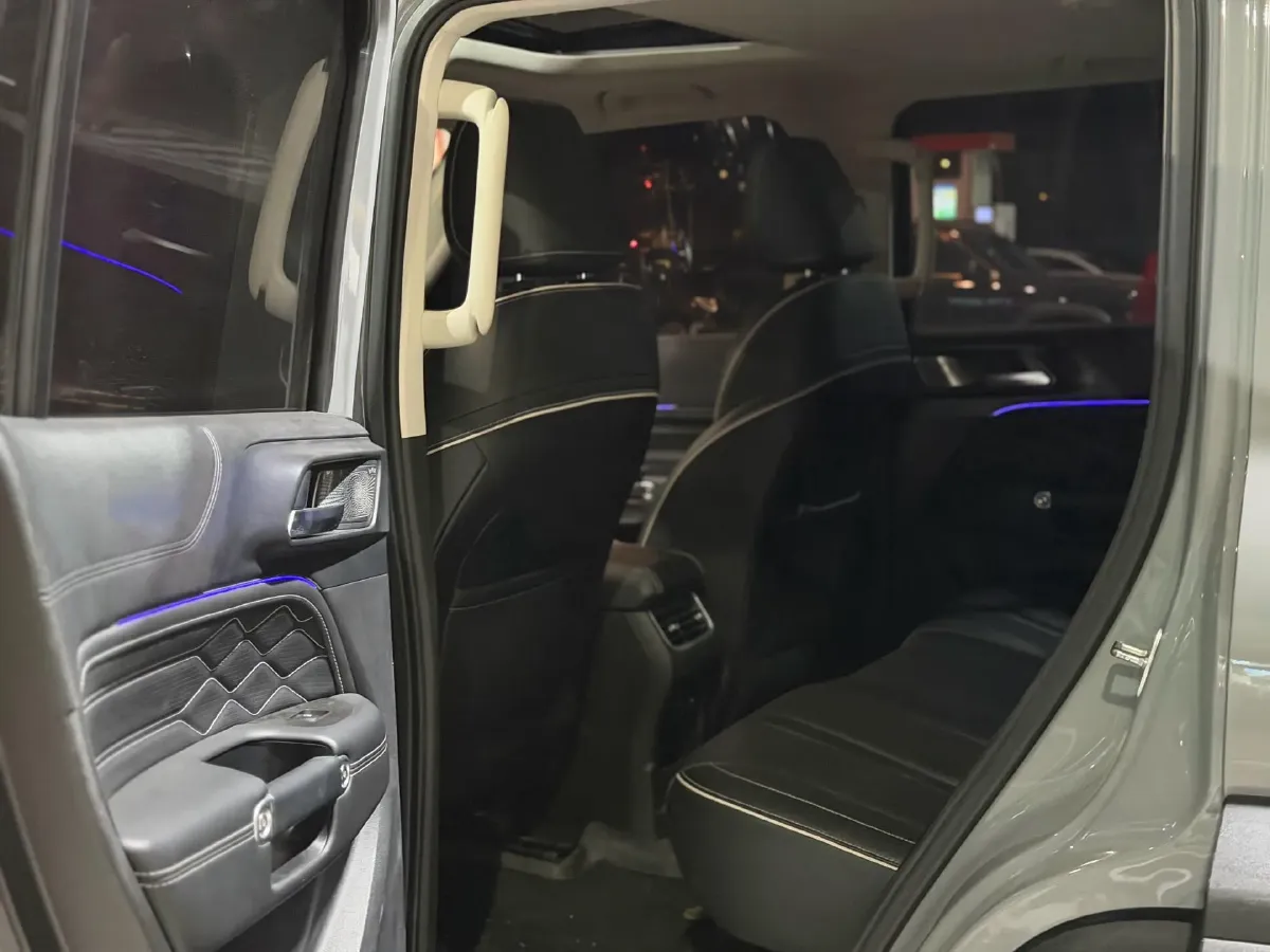 2021 Tank 300 2.0T 227HP L4 8AT,autocango,china used car exporter,china ev exporter,chinese used car exporter,chinese used ev exporter