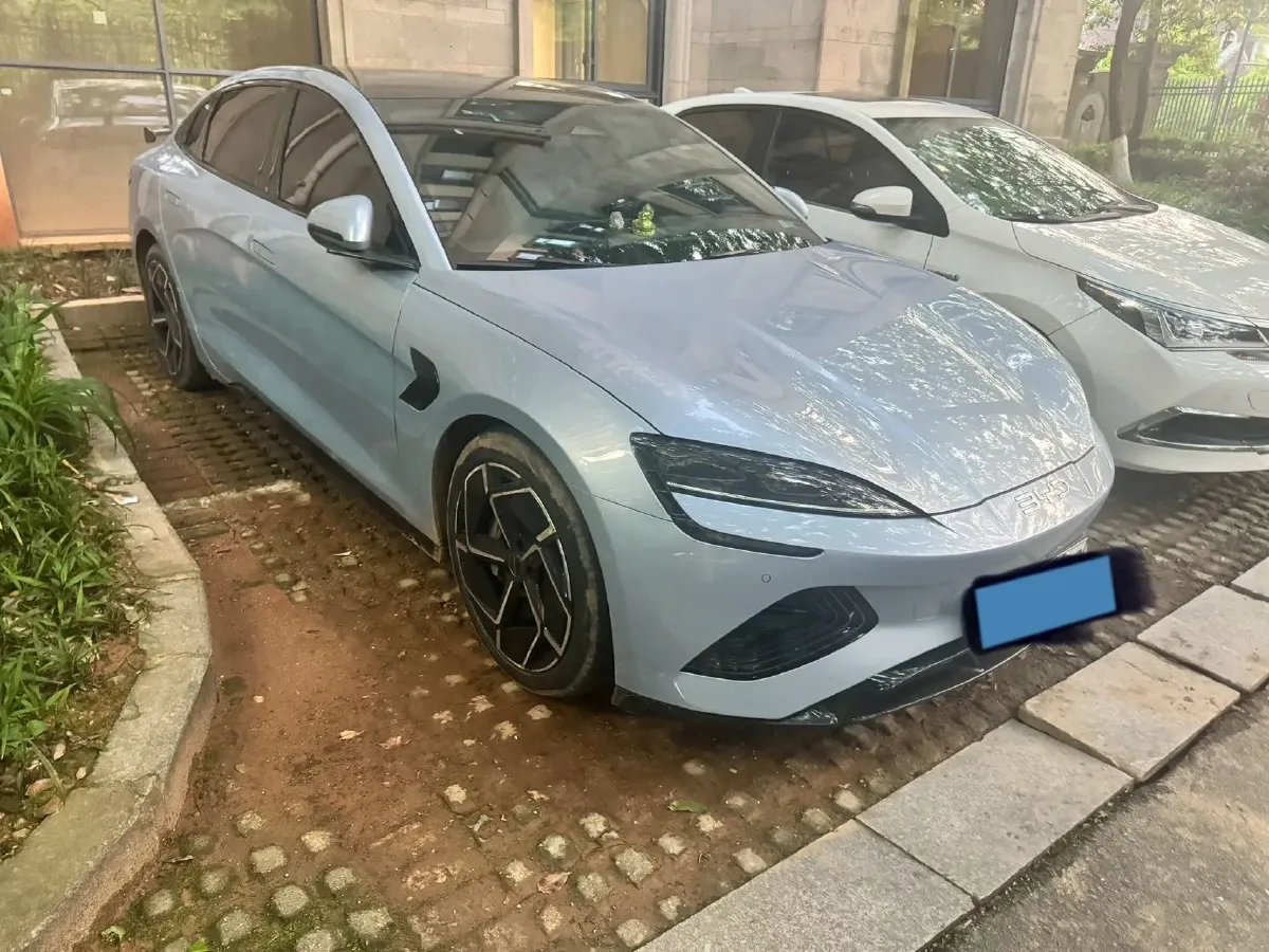 2022 AITO AITO M5 Range Extended 125HP REEV 40KWH,autocango,china used car exporter,china ev exporter,chinese used car exporter,chinese used ev exporter