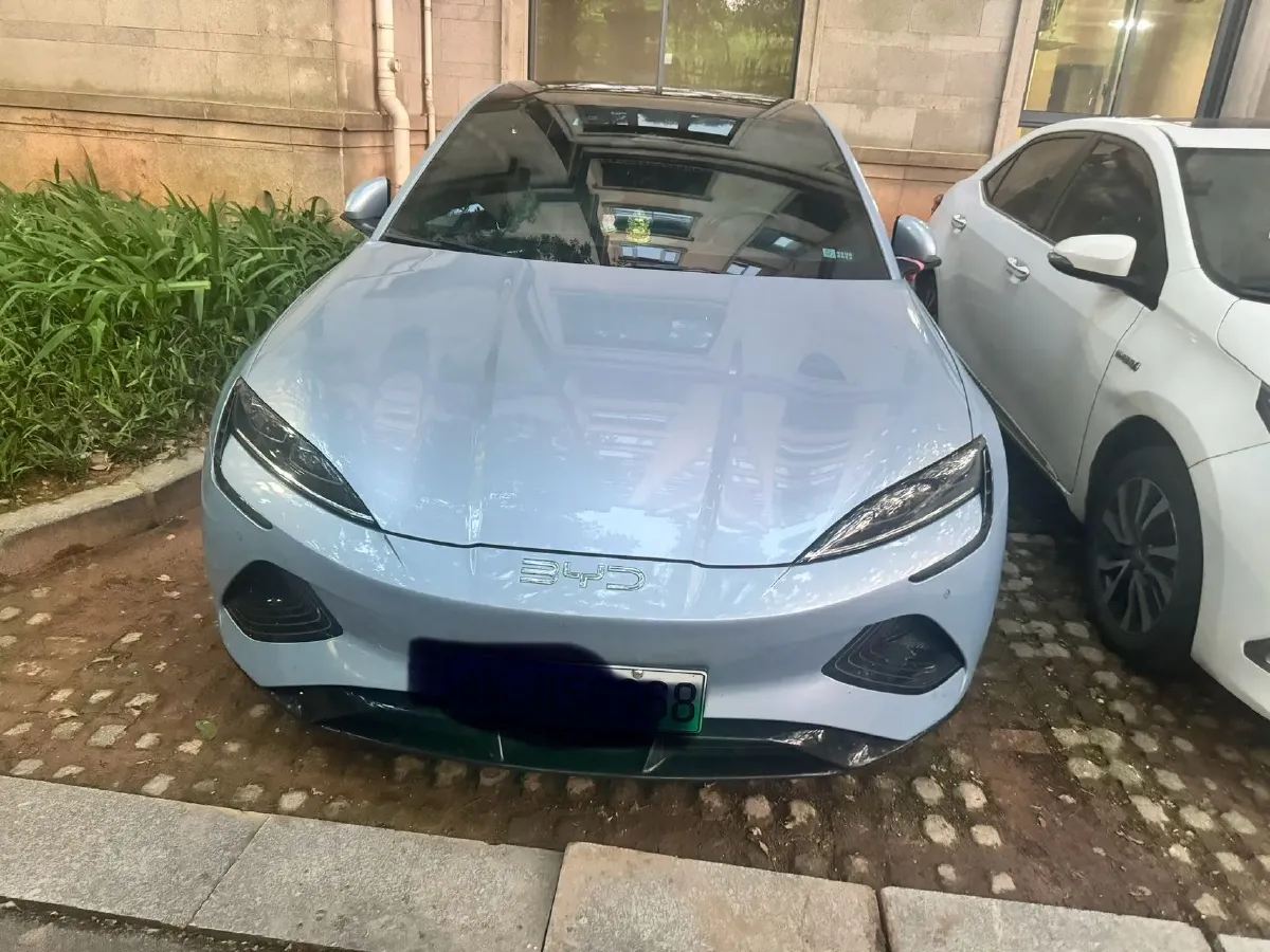 2022 AITO AITO M5 Range Extended 125HP REEV 40KWH,autocango,china used car exporter,china ev exporter,chinese used car exporter,chinese used ev exporter