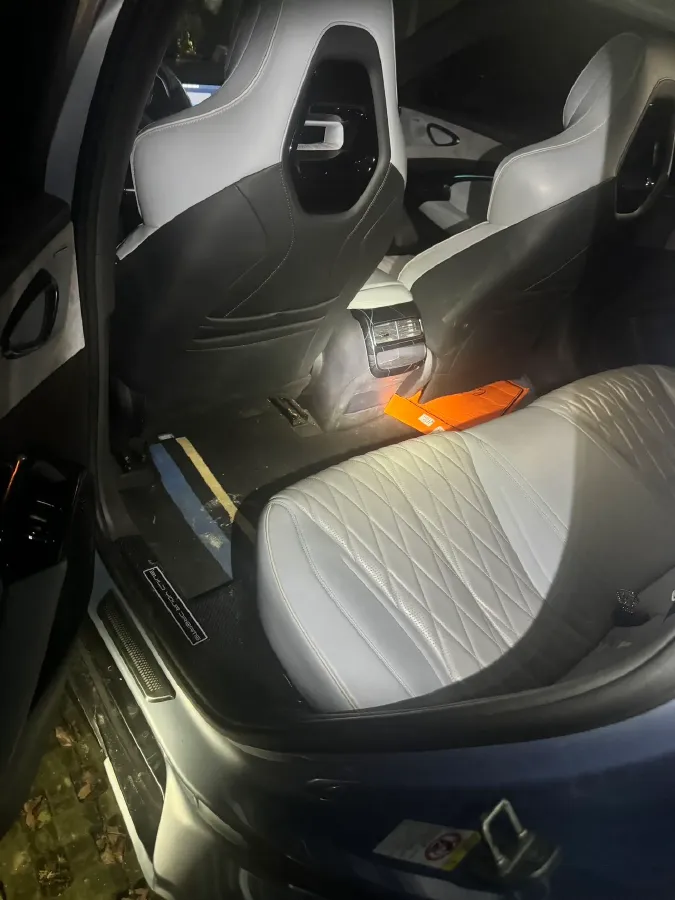 2022 AITO AITO M5 Range Extended 125HP REEV 40KWH,autocango,china used car exporter,china ev exporter,chinese used car exporter,chinese used ev exporter