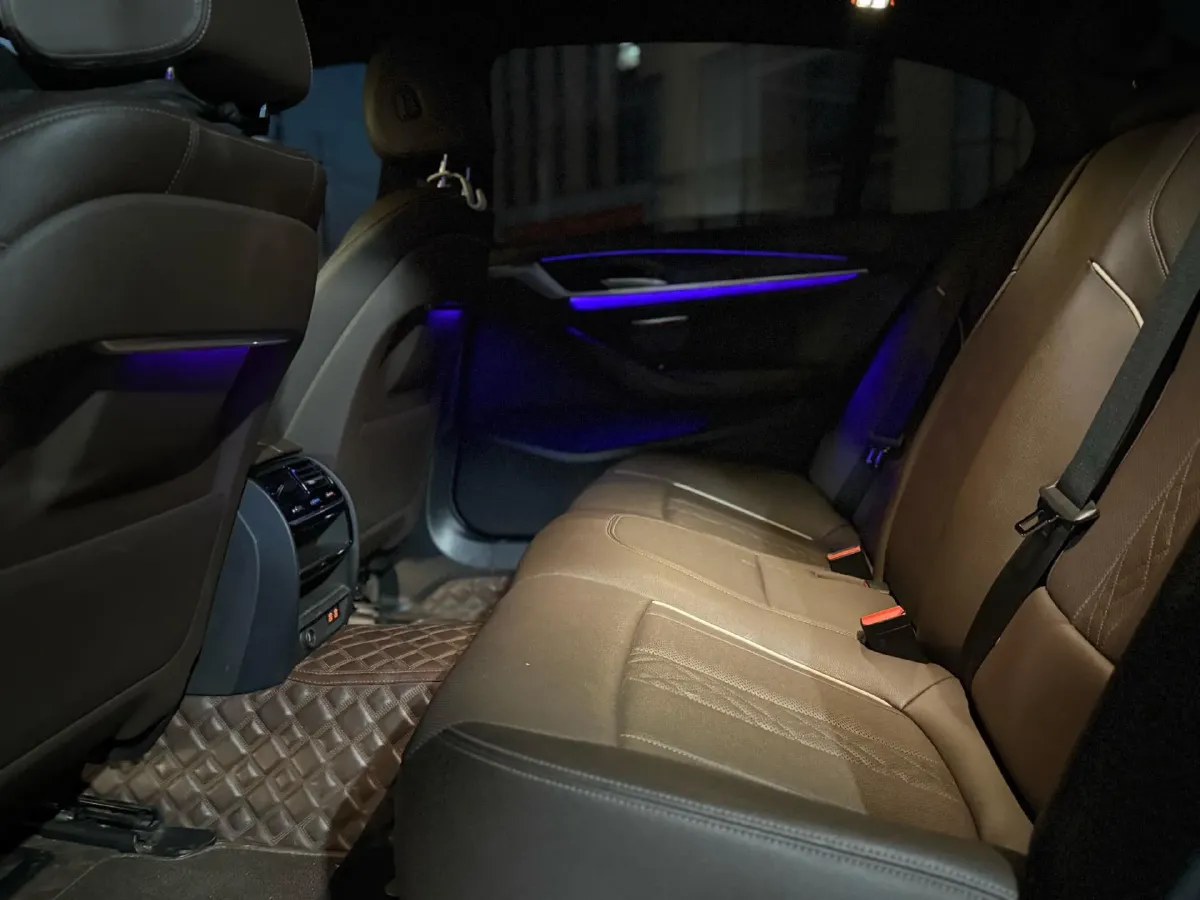 2021 BMW 5 Series 2.0T 252HP L4 8AT,autocango,china used car exporter,china ev exporter,chinese used car exporter,chinese used ev exporter