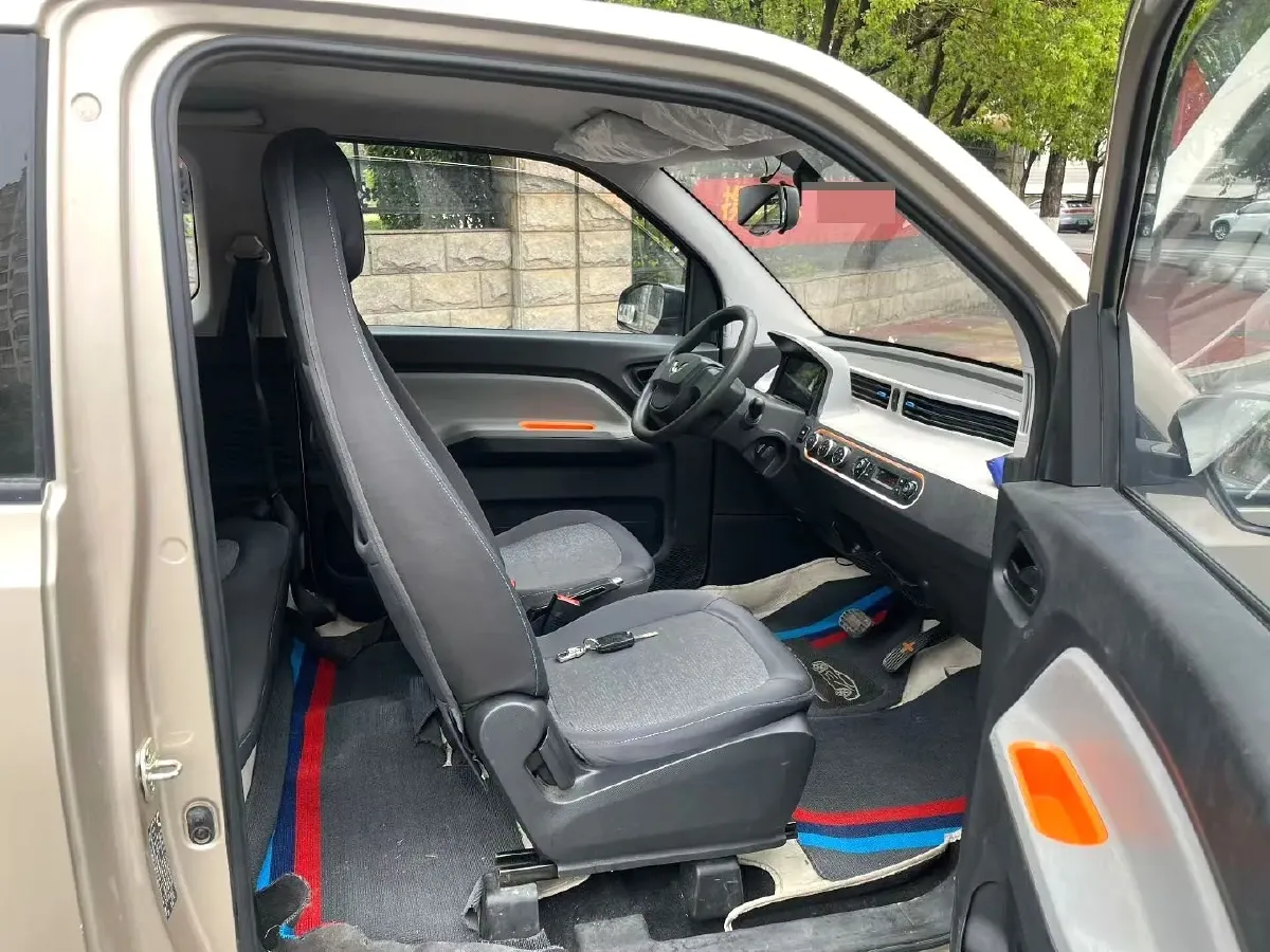 2020 WuLing HongGuang MINI EV BEV 13.8KWH,autocango,china used car exporter,china ev exporter,chinese used car exporter,chinese used ev exporter