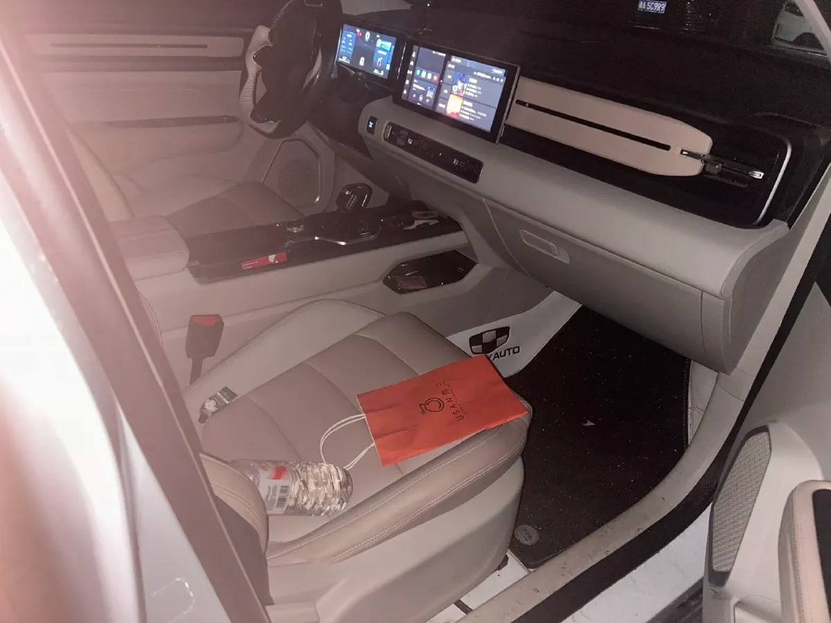 2023 Geely ICON 1.5T 181HP L4 7DCT,autocango,china used car exporter,china ev exporter,chinese used car exporter,chinese used ev exporter