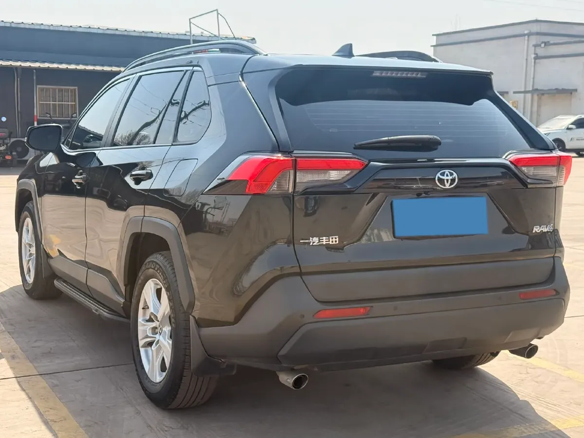 2021 Toyota RAV4 2.0L 171HP L4 CVT,autocango,china used car exporter,china ev exporter,chinese used car exporter,chinese used ev exporter