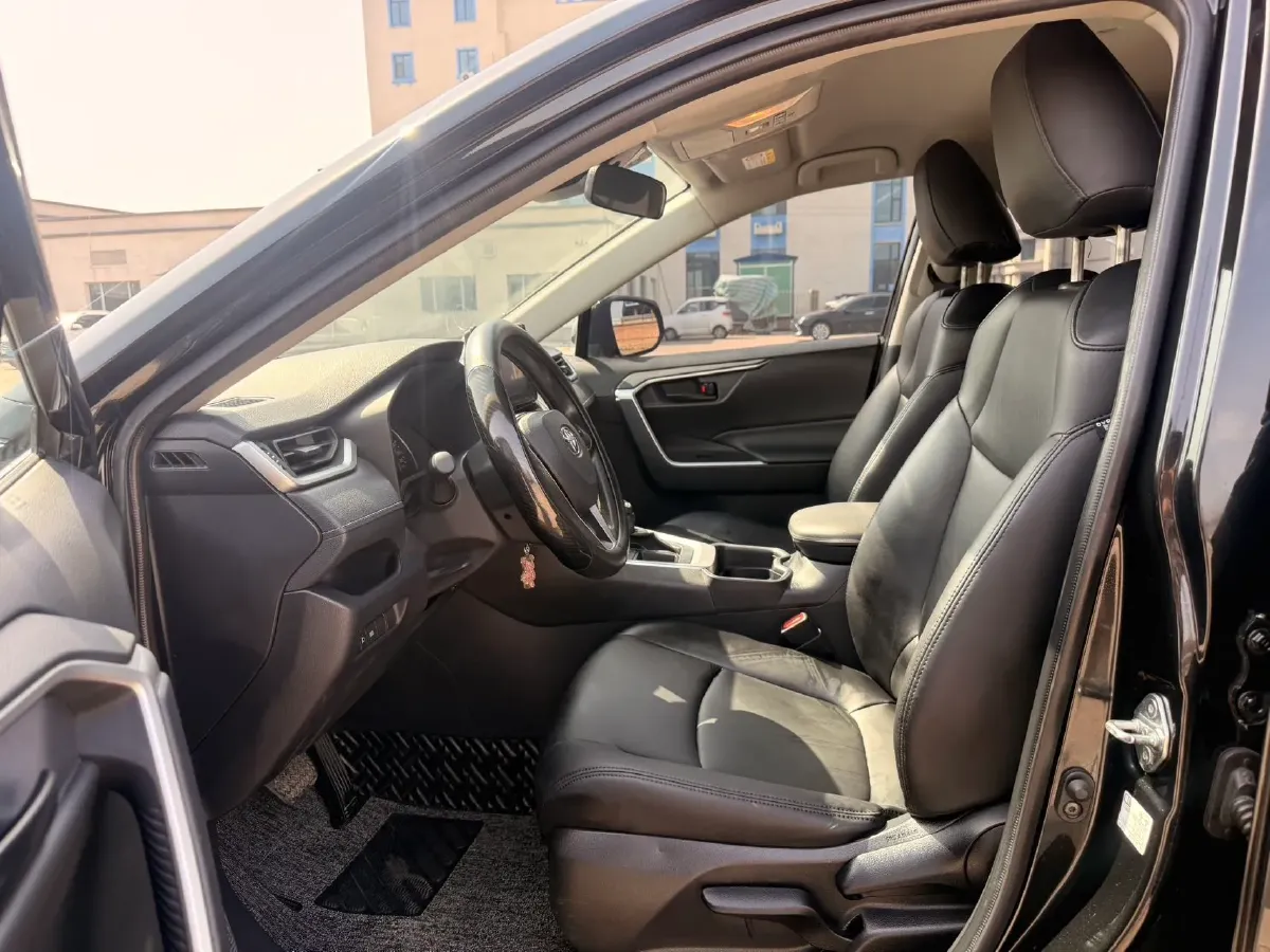 2021 Toyota RAV4 2.0L 171HP L4 CVT,autocango,china used car exporter,china ev exporter,chinese used car exporter,chinese used ev exporter
