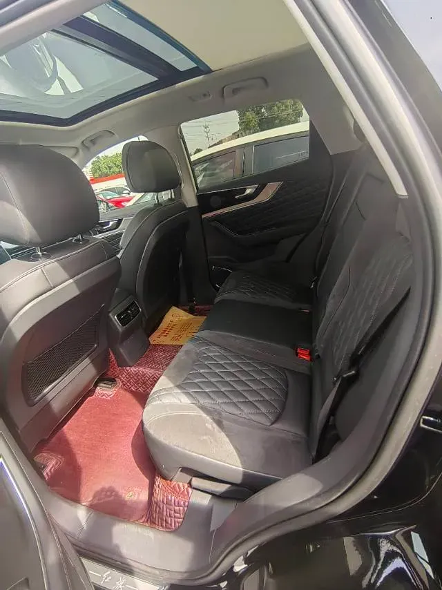 2019 HongQi HS5 2.0T 224HP L4 6AT,autocango,china used car exporter,china ev exporter,chinese used car exporter,chinese used ev exporter