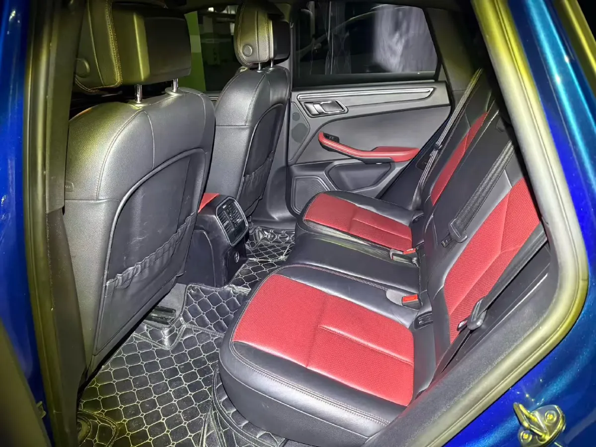 2021 Porsche Macan 2.0T 252HP L4 7DCT,autocango,china used car exporter,china ev exporter,chinese used car exporter,chinese used ev exporter