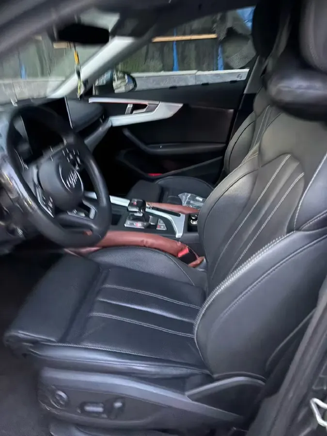 2020 Audi A4L 2.0T 190HP L4 7DCT,autocango,china used car exporter,china ev exporter,chinese used car exporter,chinese used ev exporter