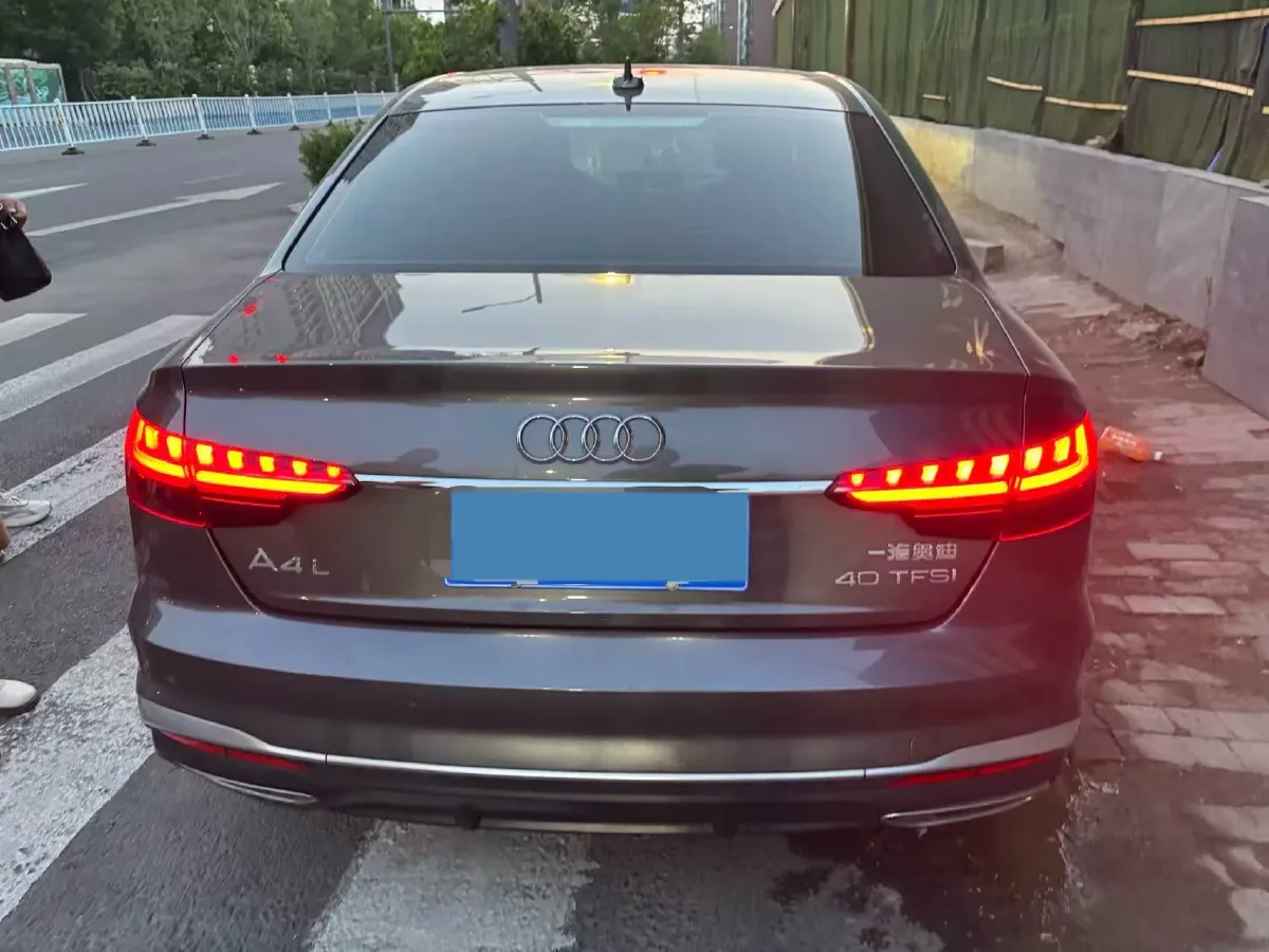 2020 Audi A4L 2.0T 190HP L4 7DCT,autocango,china used car exporter,china ev exporter,chinese used car exporter,chinese used ev exporter