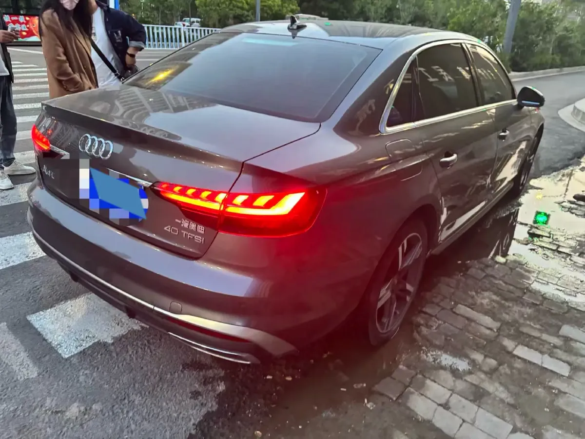2020 Audi A4L 2.0T 190HP L4 7DCT,autocango,china used car exporter,china ev exporter,chinese used car exporter,chinese used ev exporter
