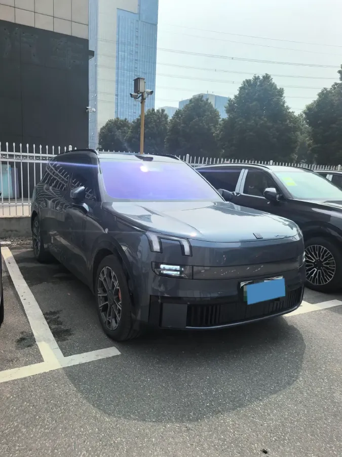 2025 LYNK&CO 900 2.0T 254HP L4 3DHT PHEV,autocango,china used car exporter,china ev exporter,chinese used car exporter,chinese used ev exporter