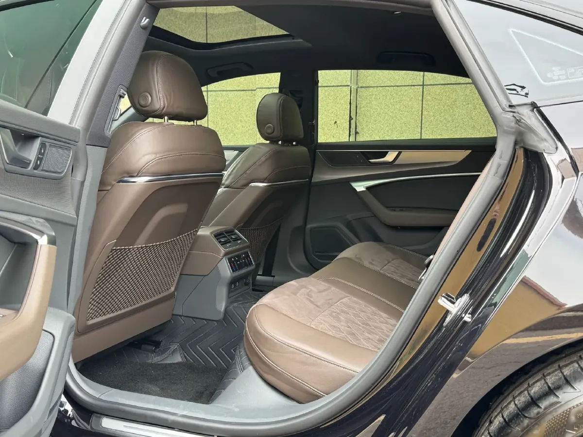 2022 Jeep Wrangler 2.0T 266HP L4 8AT,autocango,china used car exporter,china ev exporter,chinese used car exporter,chinese used ev exporter