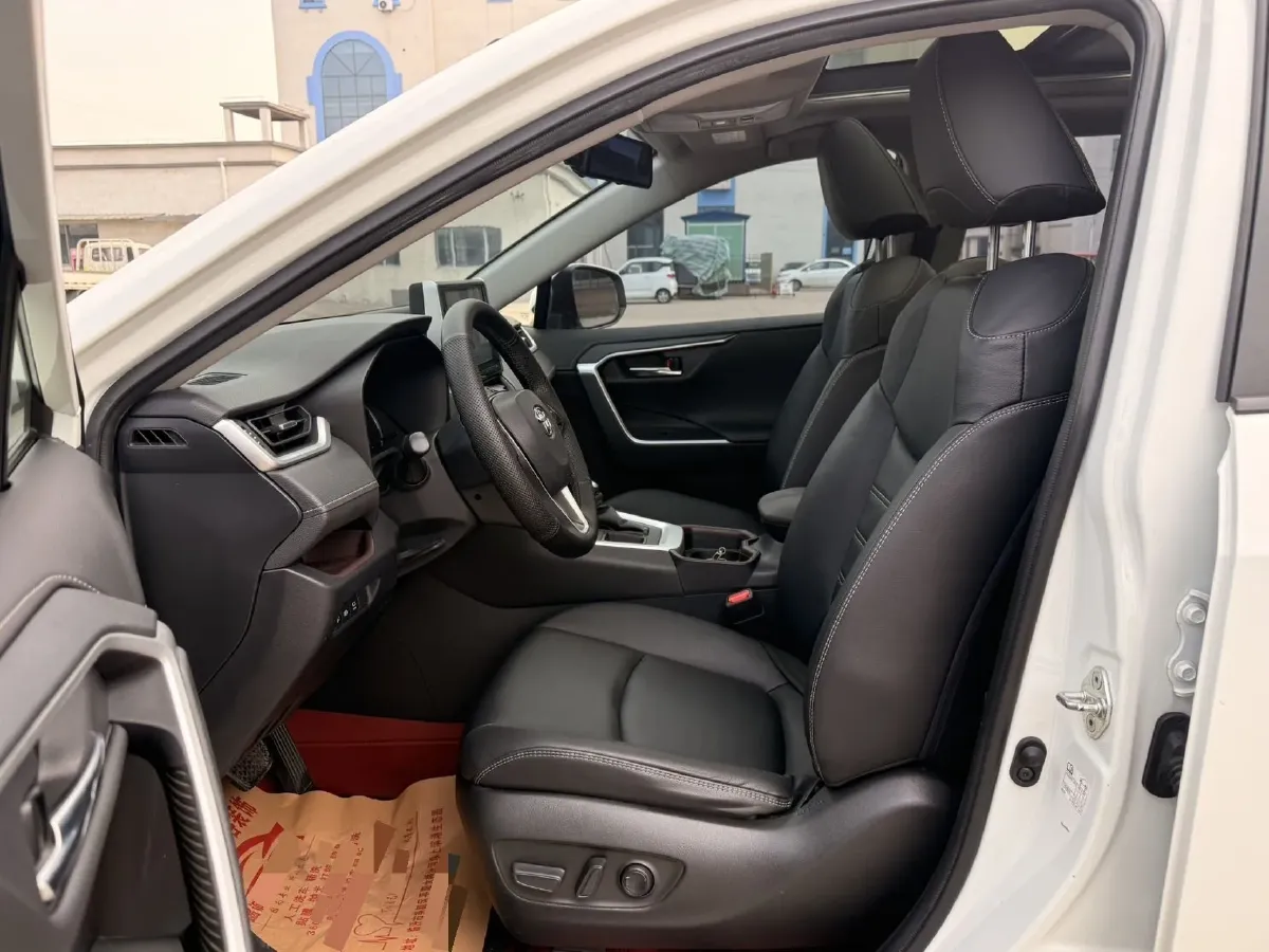 2020 Toyota RAV4 2.0L 171HP L4 CVT,autocango,china used car exporter,china ev exporter,chinese used car exporter,chinese used ev exporter