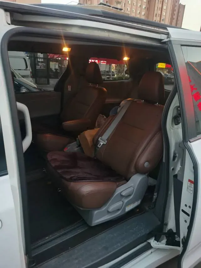 2019 Toyota Camry 2.0L 178HP L4 CVT,autocango,china used car exporter,china ev exporter,chinese used car exporter,chinese used ev exporter