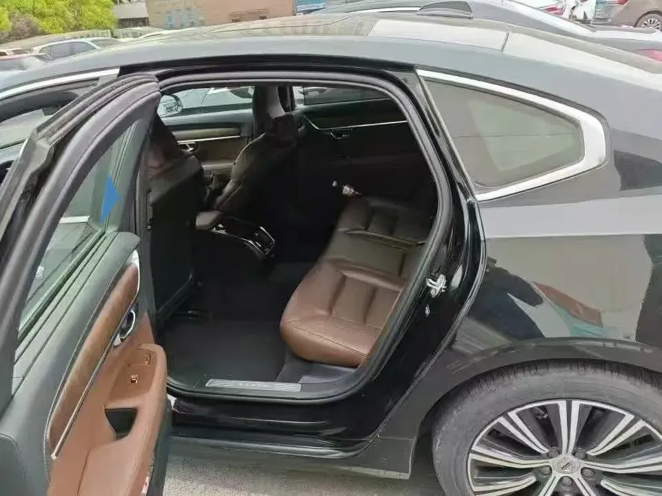 2024 Volvo S90 2.0T 250HP L4 8AT,autocango,china used car exporter,china ev exporter,chinese used car exporter,chinese used ev exporter