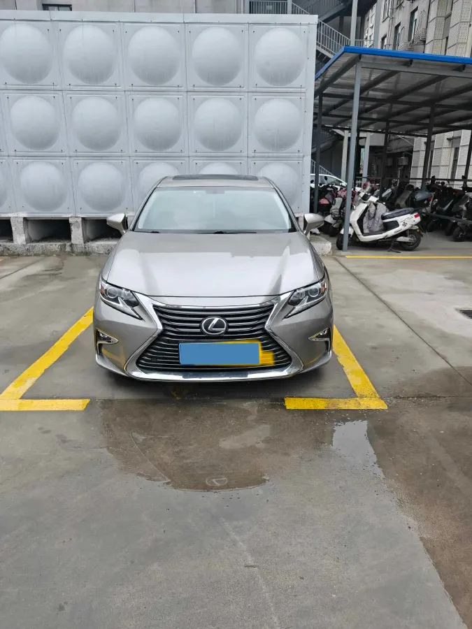 2015 Lexus ES 2.0L 167HP L4 6AT,autocango,china used car exporter,china ev exporter,chinese used car exporter,chinese used ev exporter