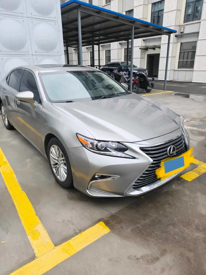 2015 Lexus ES 2.0L 167HP L4 6AT,autocango,china used car exporter,china ev exporter,chinese used car exporter,chinese used ev exporter