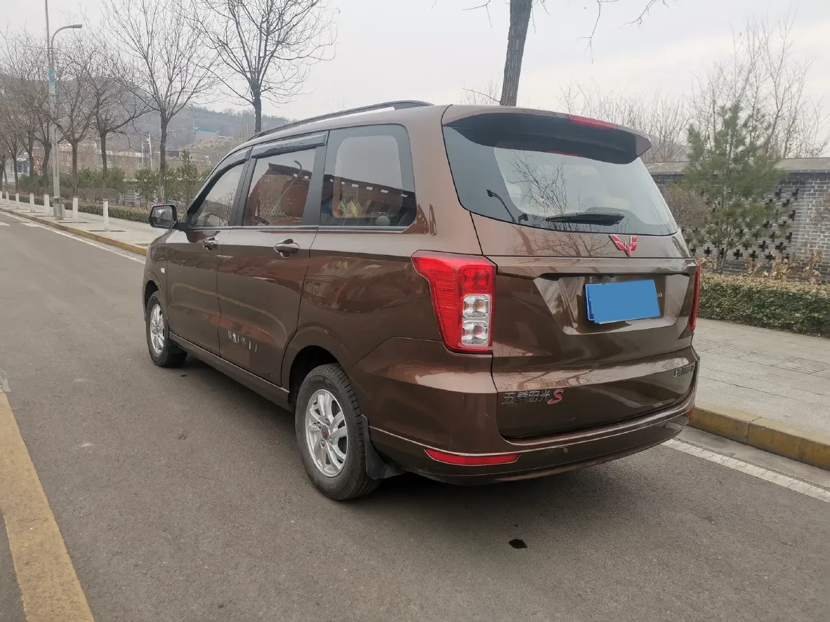 2018 WuLing HongGuang 1.5L 105HP L4 5MT,autocango,china used car exporter,china ev exporter,chinese used car exporter,chinese used ev exporter