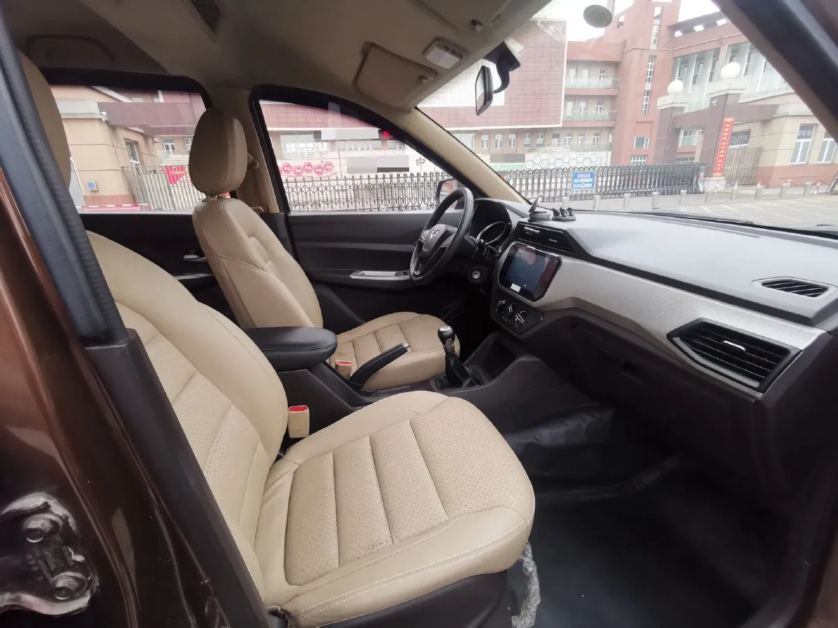 2018 WuLing HongGuang 1.5L 105HP L4 5MT,autocango,china used car exporter,china ev exporter,chinese used car exporter,chinese used ev exporter