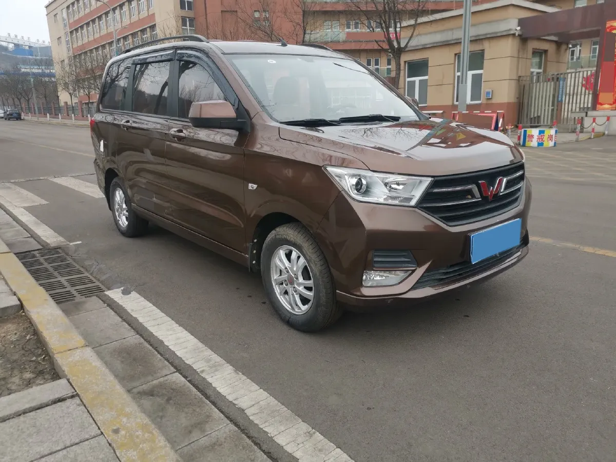 2018 WuLing HongGuang 1.5L 105HP L4 5MT,autocango,china used car exporter,china ev exporter,chinese used car exporter,chinese used ev exporter