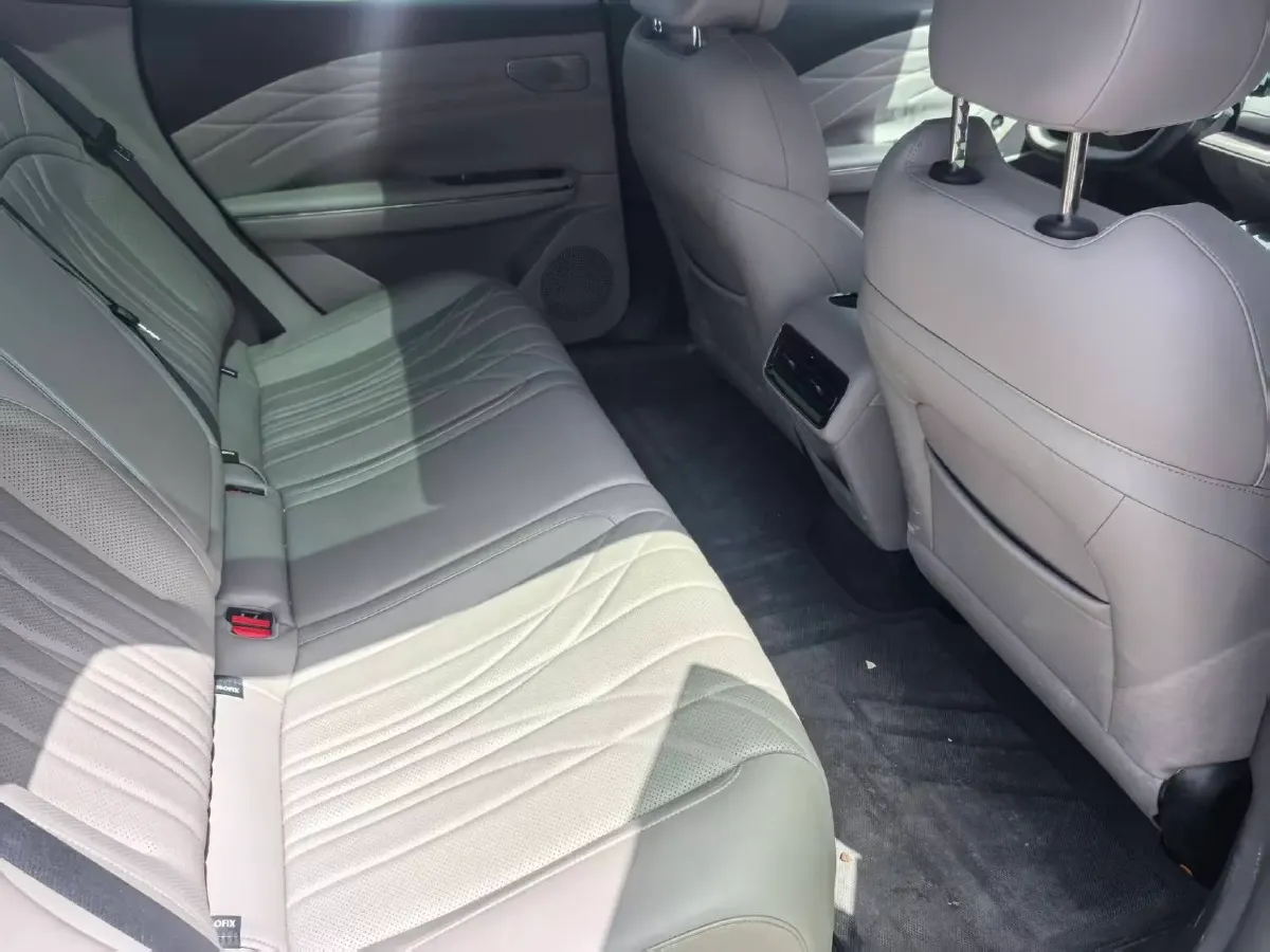 2025 Geely Galaxy Starshine 8 1.5T 163HP L4 3DHT PHEV 27.69KWH,autocango,china used car exporter,china ev exporter,chinese used car exporter,chinese used ev exporter